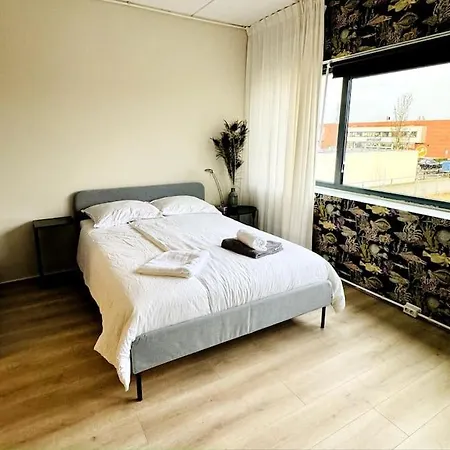 Kunstzinnig Atelier Apartment